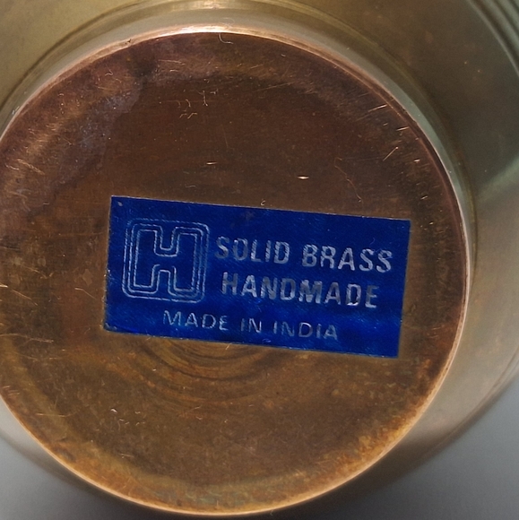 Vintage small brass pitcher made in India - Picture 14 of 16